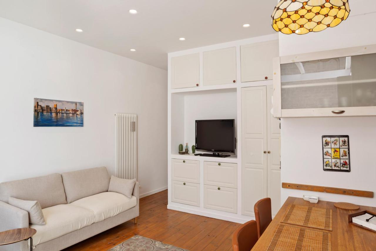 Madonella Apartment Con Terrazzo Bari Buitenkant foto