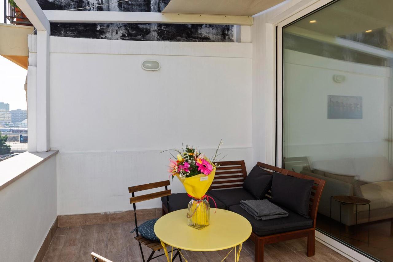 Madonella Apartment Con Terrazzo Bari Buitenkant foto
